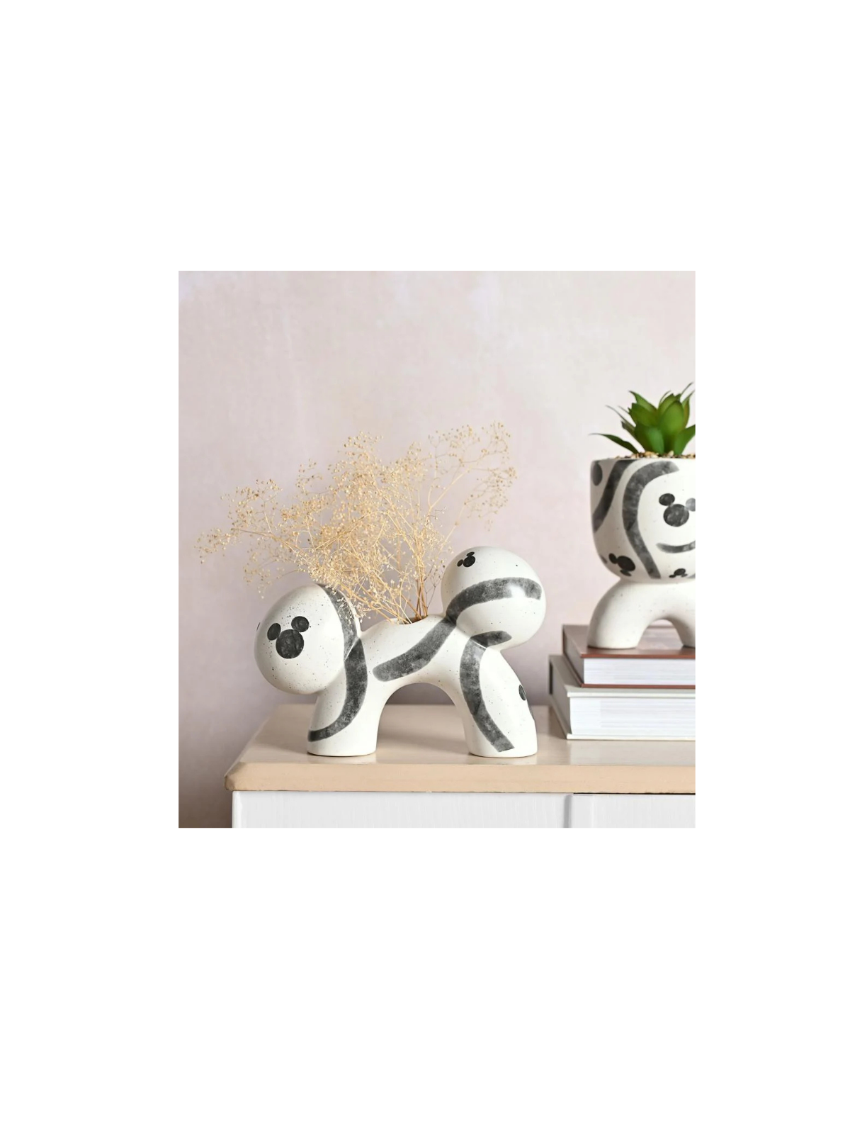 Vase Shapes black and white Mickey