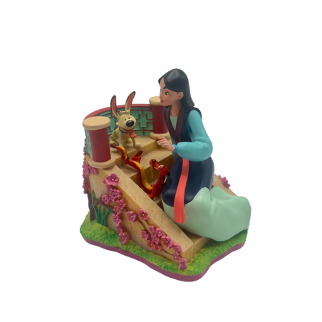 Figurine Mulan escalier Disneyland Paris